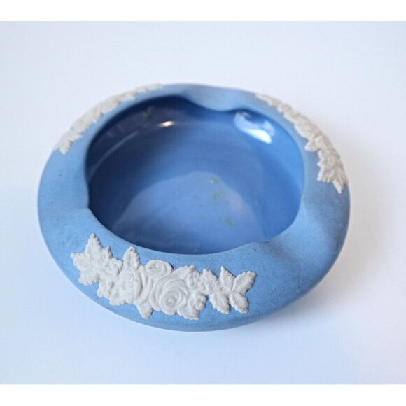 2 Vintage Art Pottery ECanada Ashtrays Pink Blue Jasperware Tobaciana - Picture 3 of 5